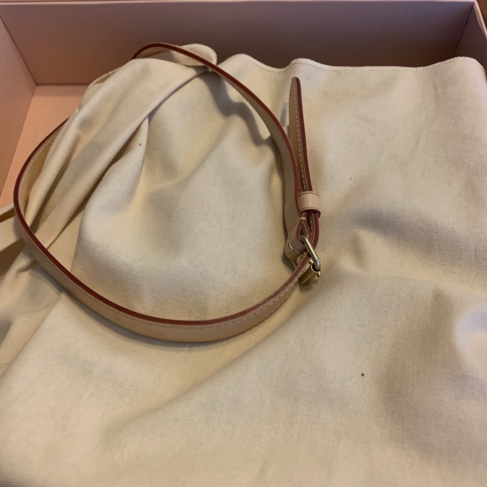 Authentic lv - Picture 2 of 8
